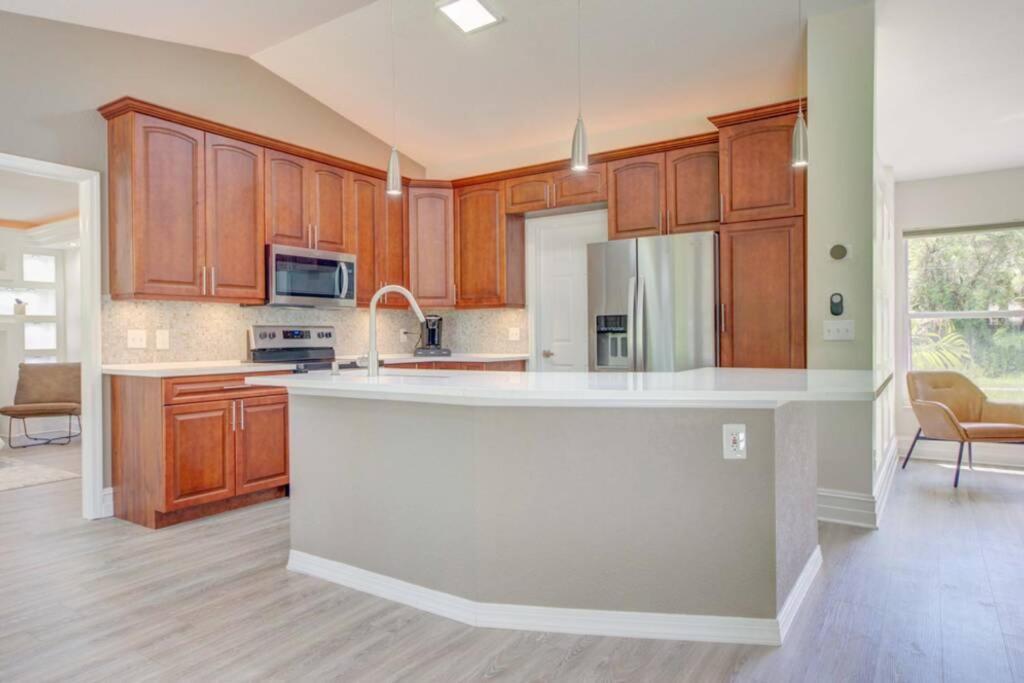 Hot Tub, Breakfast, Game Room, & Close To Beaches North Port Exterior foto